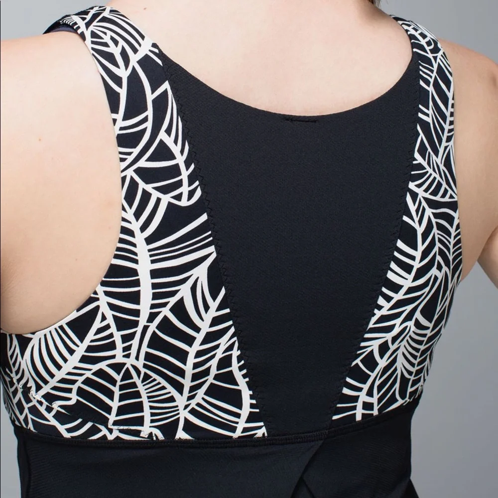 Lululemon Athletica Run: Ta Ta Topper Black/Pretty Palm Angel Wing Tank size 6 - Picture 6 of 15